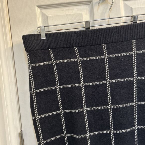 NWT A New Day Plus Size Women's Mini Sweater Skirt Size 3X Navy - Picture 9 of 16